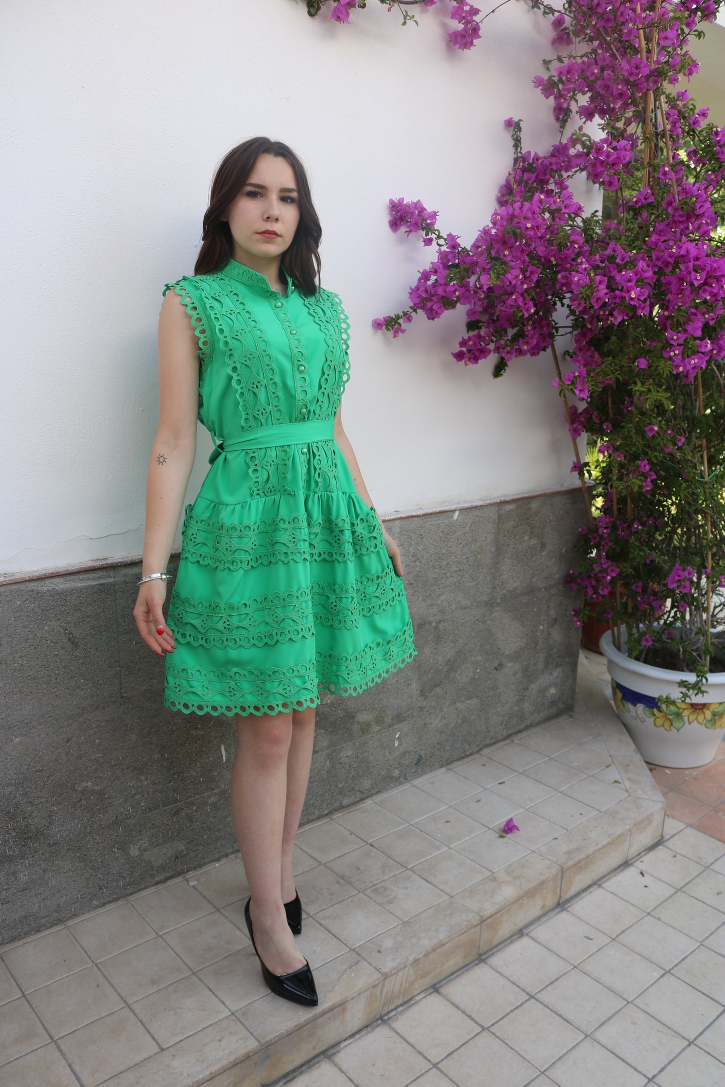 Vestito verde con trafori